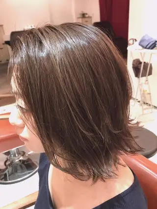 ミディアム カラー 大人女性ショート専門 tomodaのヘアスタイル