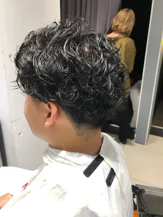パーマ メンズ 飯塚 竜之介のヘアスタイル