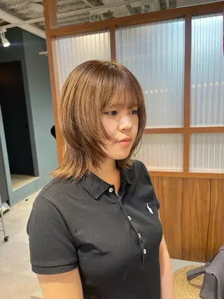 ミディアム EIGHT 濱田響のヘアスタイル