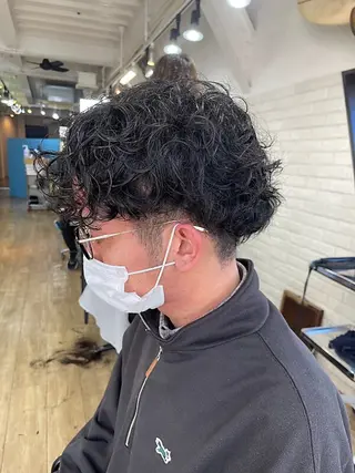 パーマ メンズ 四ッ井 翔のヘアスタイル