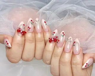 ネイル 🦋 Queenieのネイルデザイン