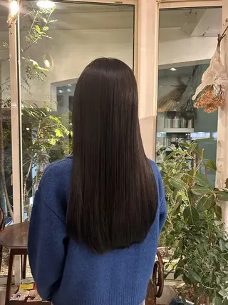 ロング 谷澤 朋佳のヘアスタイル
