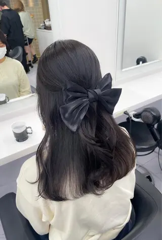 ミディアム カラー 抜け感レイヤー︴ ニュアンスカラーのヘアスタイル