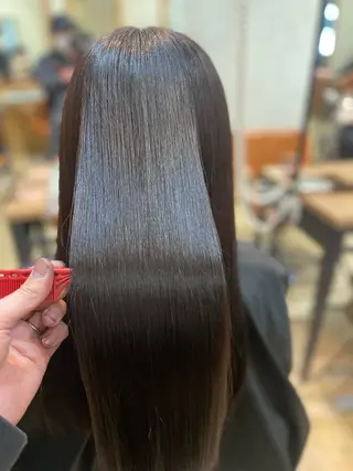 セミロング 髪質改善✂︎KODE 透明感カラーのヘアスタイル