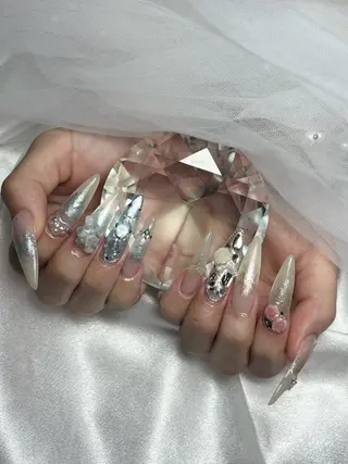 ネイル Yuna 𝝑𝝔*.+ﾟのネイルデザイン