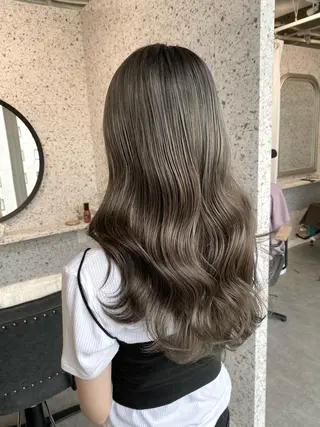 ロング カラー ヘアアレンジ lani ブリーチ /ダブルカラーのヘアスタイル