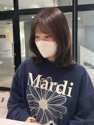 ミディアム レイヤーカット/艶 カラー　三浦菜々子のヘアスタイル