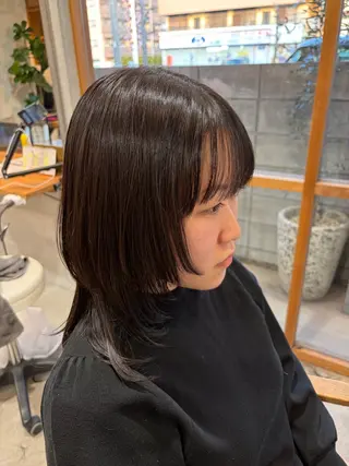 ロング momoka オリーブ/ベージュのヘアスタイル