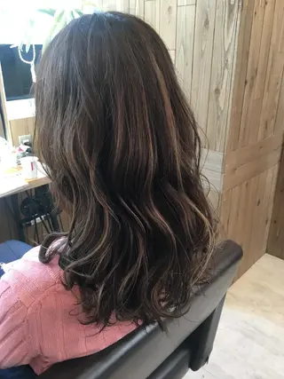 ロング カラー 土屋 ゆうこのヘアスタイル