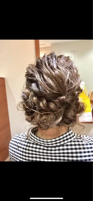 ミディアム ヘアアレンジ 蓮見友里 PiSTA／portのヘアスタイル