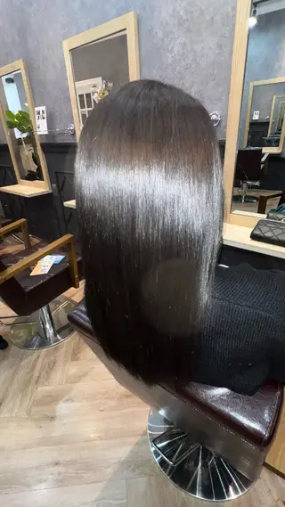 ロング カラー 河内 大慎のヘアスタイル