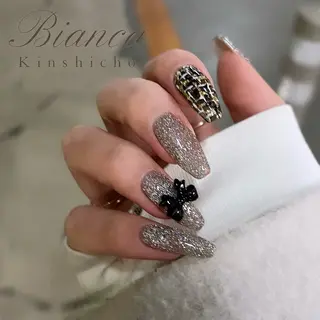 ネイル One’Ness Nana🤍のネイルデザイン