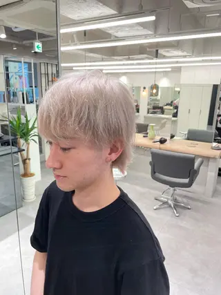 ショート カラー メンズ ブリーチ特化 ハイトーンRYOYAのヘアスタイル