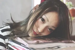 ロング カラー 松田 由貴のヘアスタイル