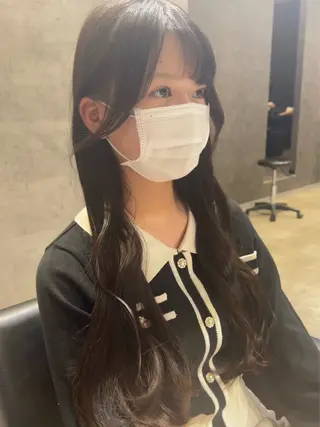 ロング カラー ヘアアレンジ hiiko顔まわり カットのヘアスタイル