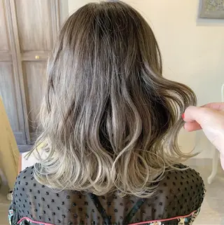 ミディアム カラー ハイトーンカラー♡ yuのヘアスタイル
