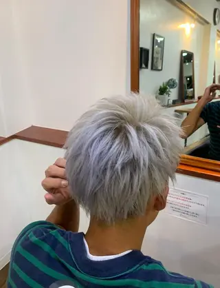 カラー 橋本 愛唯のヘアスタイル