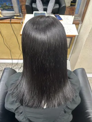 セミロング カラー 髙橋 莉菜のヘアスタイル