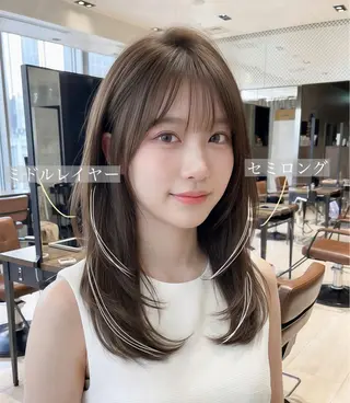 セミロング 透明感カラー/韓国レ イヤー/宮下知也のヘアスタイル