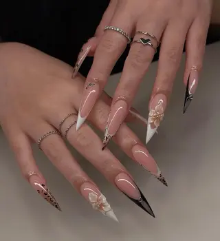 ネイル Julie Nail Hinのネイルデザイン