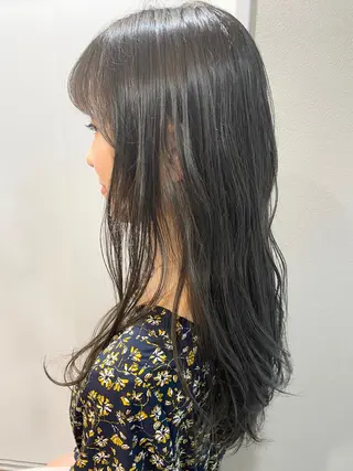 ロング カラー moanin モーニンのヘアスタイル