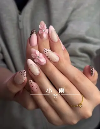 ネイル 小 雨のネイルデザイン