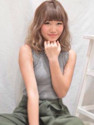 ミディアム 岸川 恭子のヘアスタイル