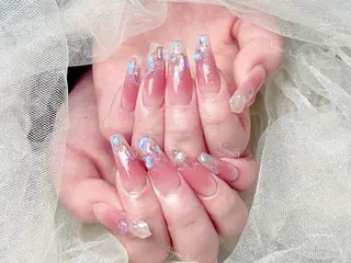 ネイル 🦋 Queenieのネイルデザイン