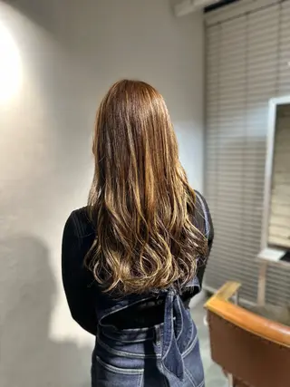 ロング カラー ハイトーンカラー が絶対可愛い✨泰聖✨のヘアスタイル