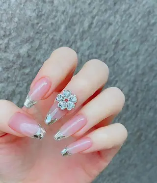 ネイル I-nailロング /ワンホン/キラキラのネイルデザイン