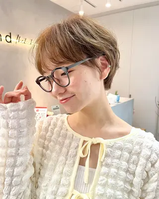 ショート パーマ レイヤー/ショート/ 透明感/銀座/れんのヘアスタイル