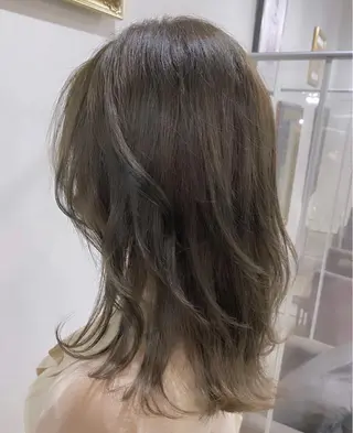 セミロング カラー 👑圧倒的カラー👑 佐々木祐希のヘアスタイル
