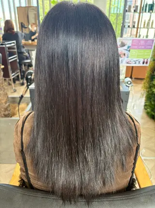 ミディアム 宮崎 瑠梨のヘアスタイル