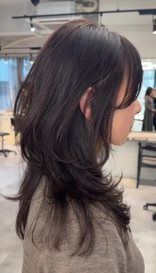 ロング 真下 瑞歩のヘアスタイル
