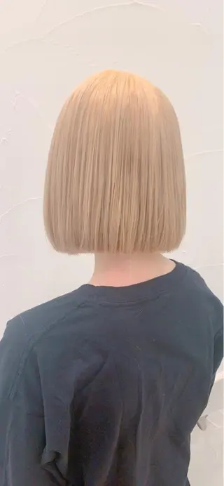 ショート カラー ミドウチ アヤカのヘアスタイル