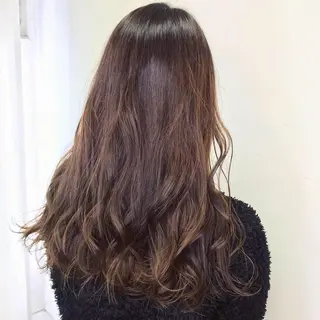 ロング カラー 黒田 優衣のヘアスタイル
