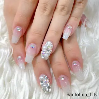 ミディアム Santolina Lilyのネイルデザイン