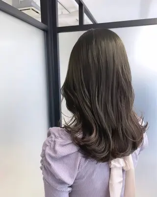 セミロング カラー ami /原宿/表参道のヘアスタイル