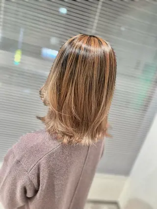 ミディアム ブリーチ毛に縮毛矯正 ✨カラー✨山田 正幸のヘアスタイル