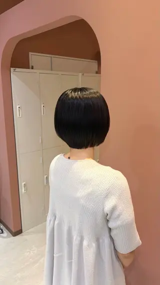 ショート カラー 聖菜/ hina /レイヤー/艶カラーのヘアスタイル