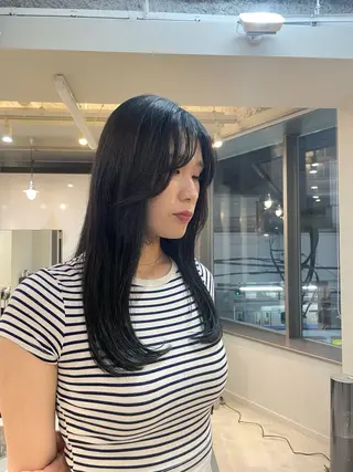 ロング カラー tiel 小山莉々のヘアスタイル