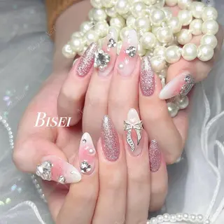 ネイル 🦋 Queenieのネイルデザイン