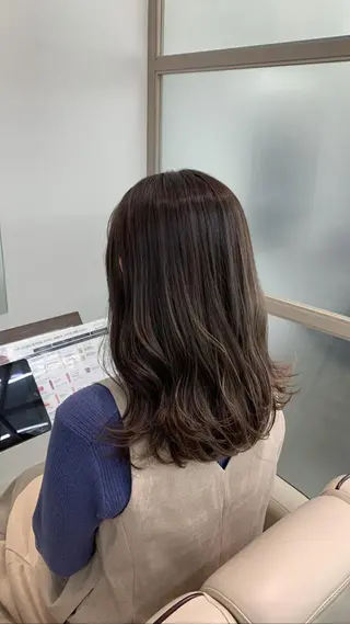 セミロング 髪質改善×艶カラー 🌼Haru🌼のヘアスタイル