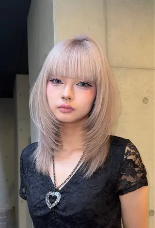 セミロング カラー だいち/ブリーチ/ レイヤーカットのヘアスタイル