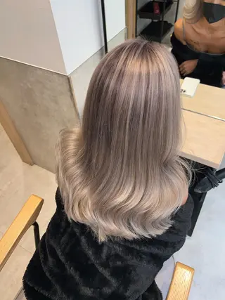 ロング カラー ブリーチ 透明感HIDEのヘアスタイル