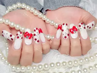ネイル 🦋 Queenieのネイルデザイン