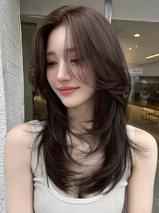 ロング 越川 友美子のヘアスタイル