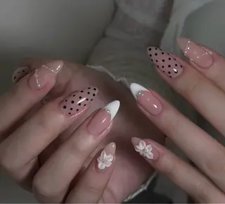 ネイル Genie Mika Nailsのネイルデザイン