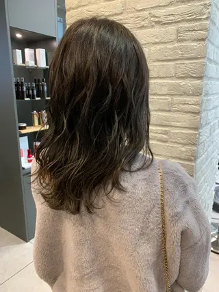 セミロング カラー 韓国レイヤー×艶髪 ハイトーンRyukiのヘアスタイル