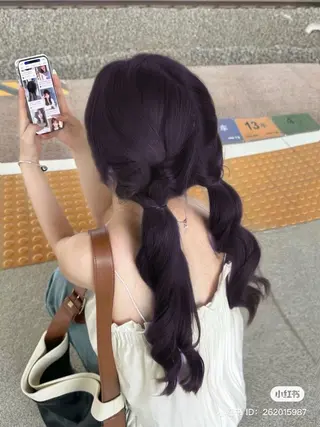 ロング カラー ラベンダー💜 グレージュ🩶のヘアスタイル